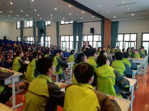 22名专家走进大足 助力特色产业发展与中小学教研融合